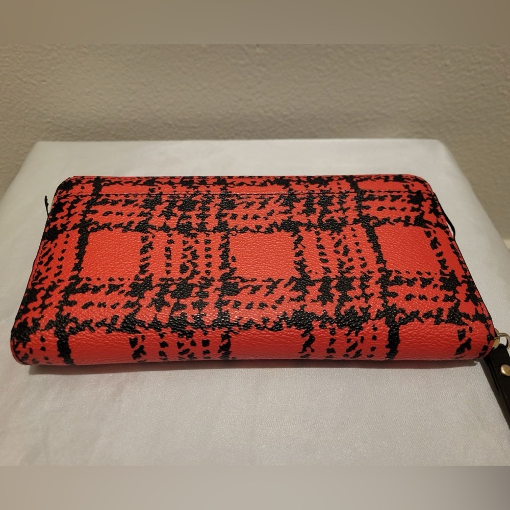 Kate Spade - Picture 2 of 7